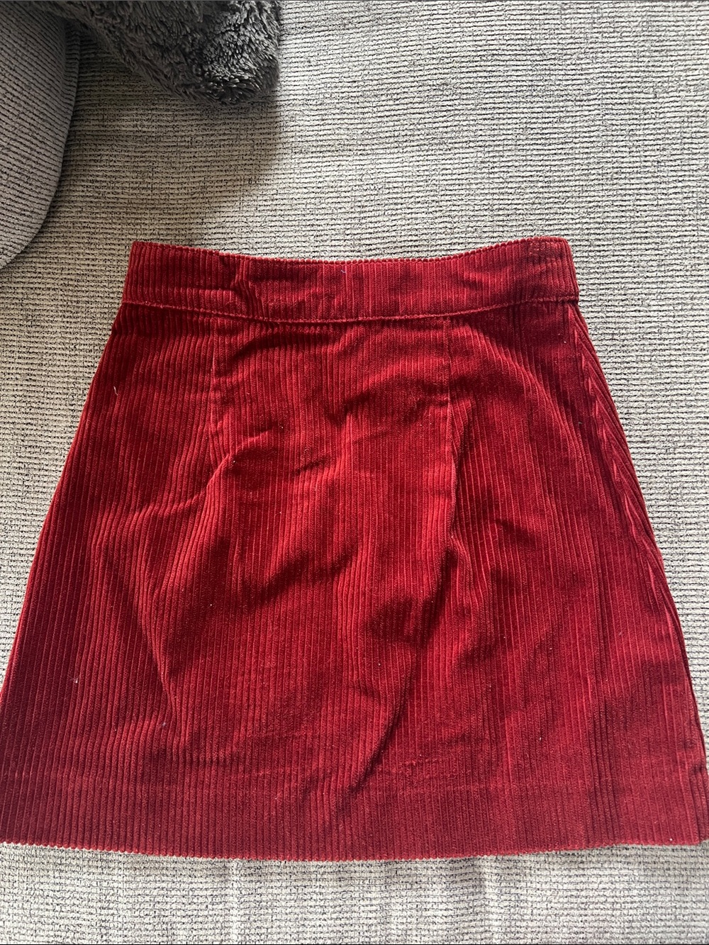 H&M Deep Red Corduroy Mini Skirt with Front Patch Pockets - Picture 2 of 4